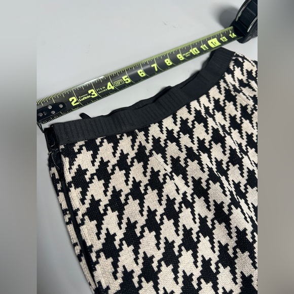 Sebastian made in Italy houndstooth pencil skirt - Picture 7 of 10